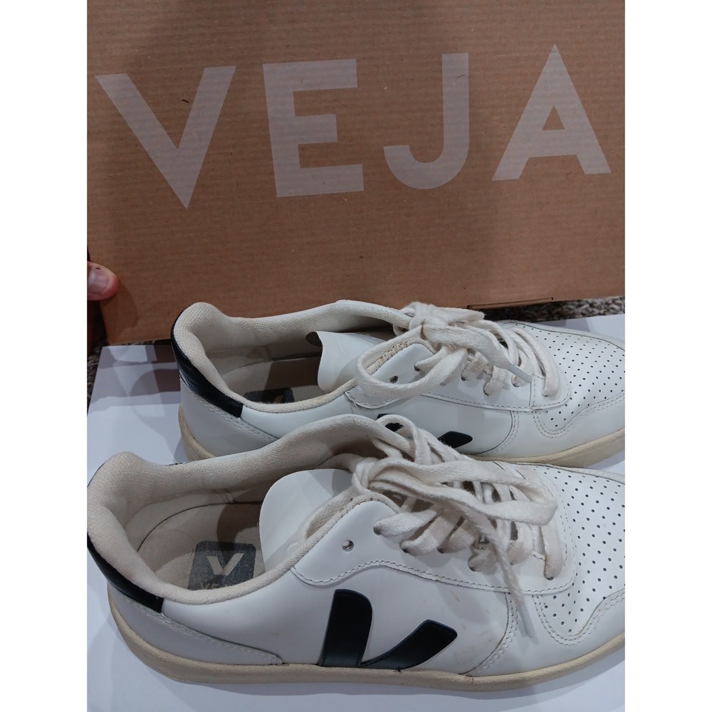 Size‎ 7 - Veja V-10 Leather White Black W